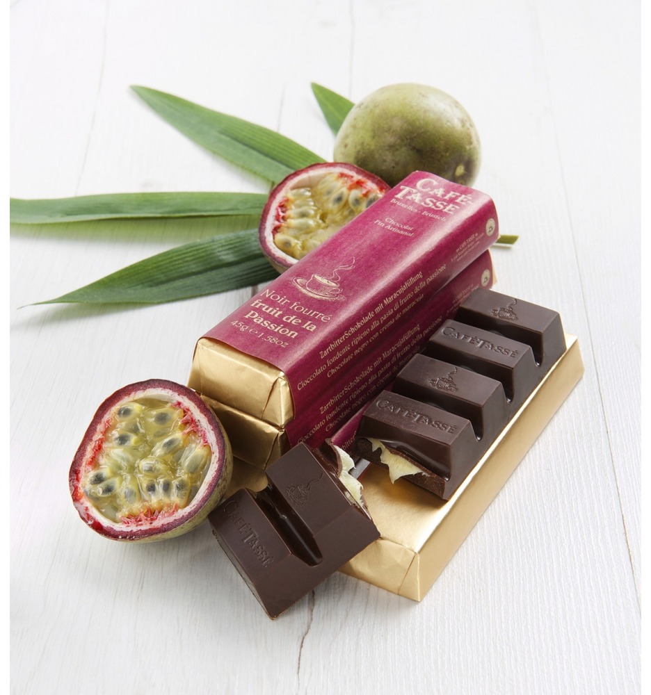 Шоколад темный (маракуйя) Dark chocolate bar with Passion fruit paste filling CAFE-TASSE, 45г